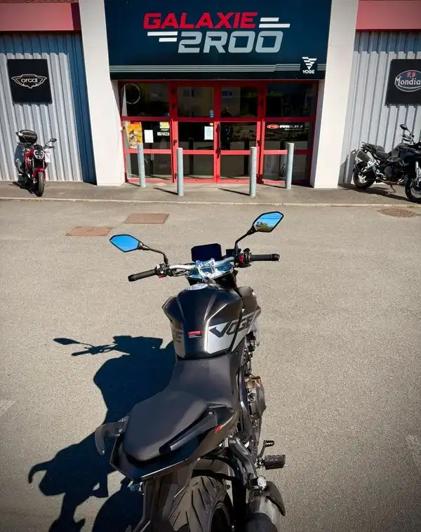 Voge Naked R 625 2026 profil - Galaxie 2 Roo Cholet